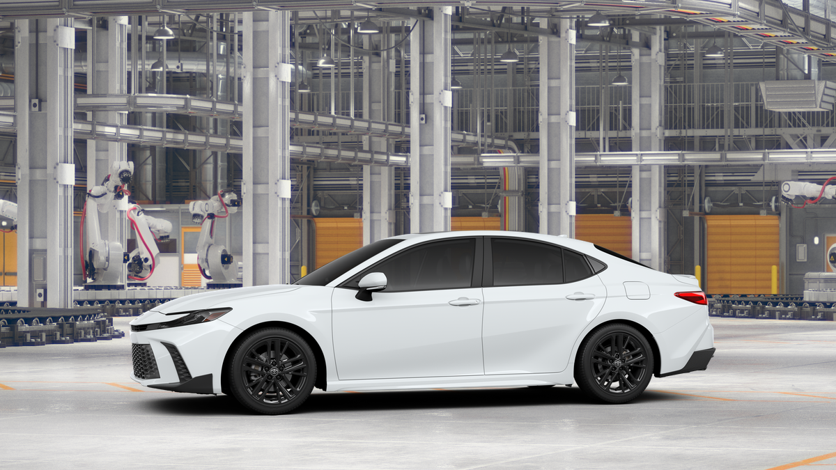 2025 Toyota Camry SE photo 3