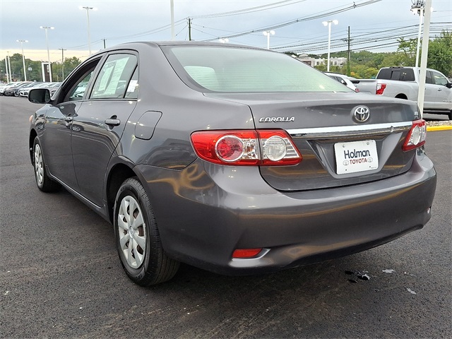 2011 Toyota Corolla LE photo 5