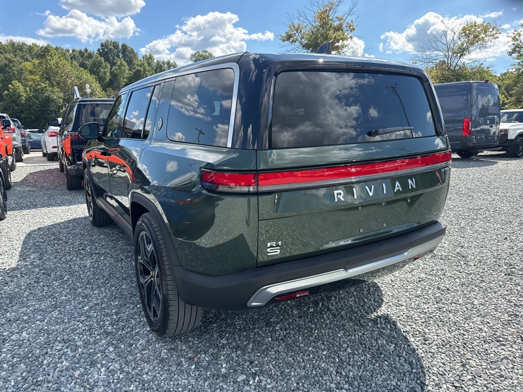 2025 Rivian R1S Adventure photo 5