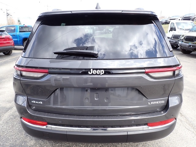 2025 Jeep Grand Cherokee Laredo X photo 3