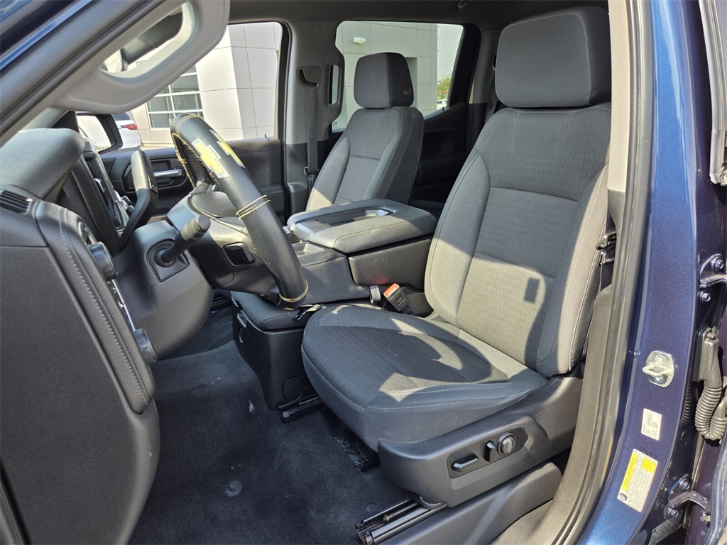 2020 Chevrolet Silverado 1500 RST photo 5