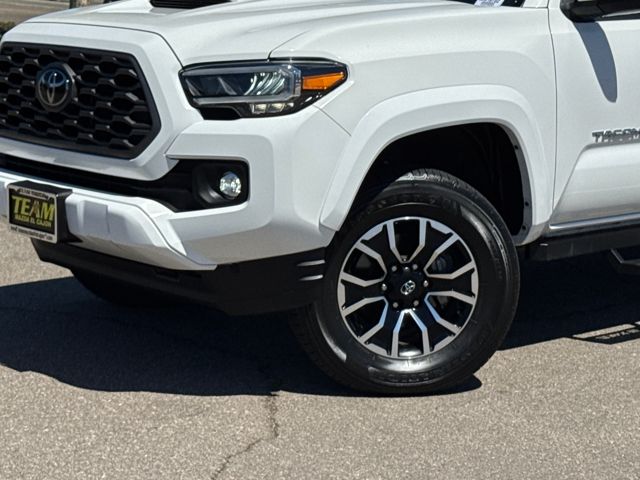 2021 Toyota Tacoma TRD Sport photo 3