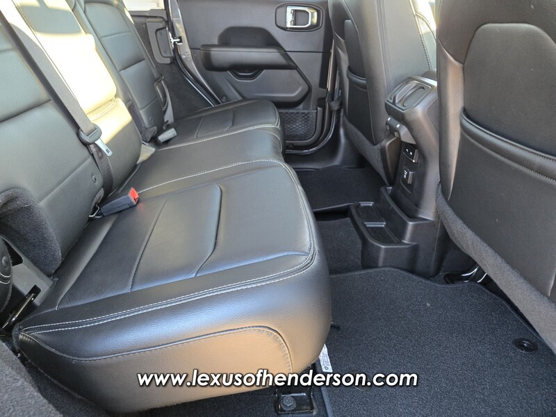 2018 Jeep Wrangler Unlimited Sahara photo 15