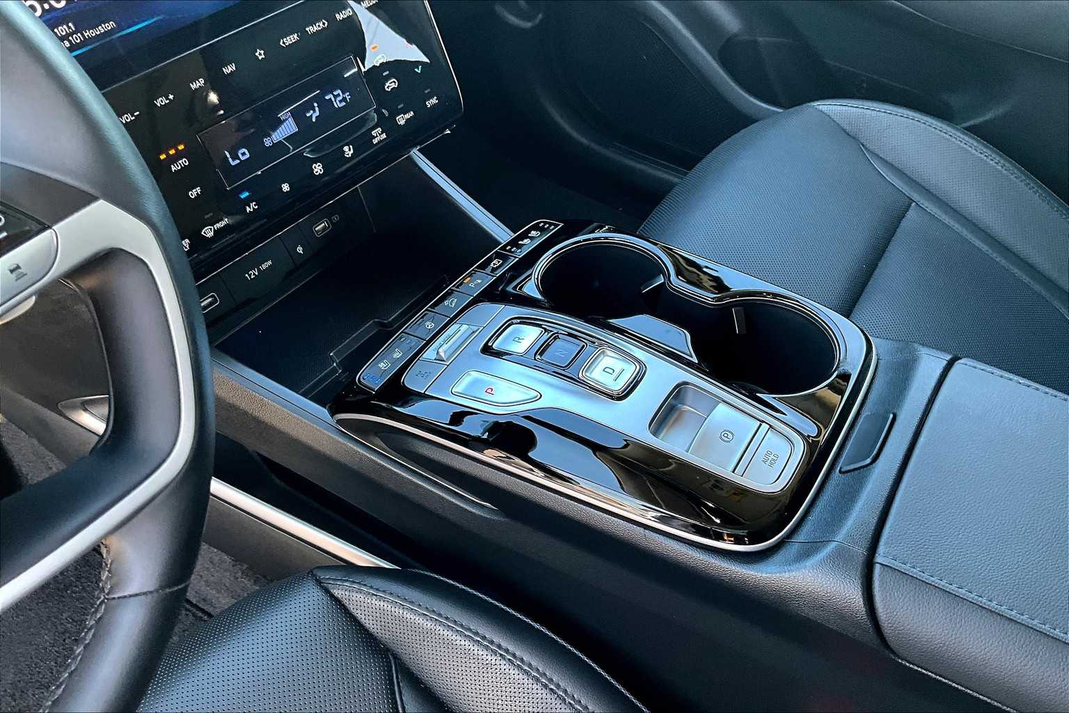 2024 Hyundai Tucson Hybrid photo 16