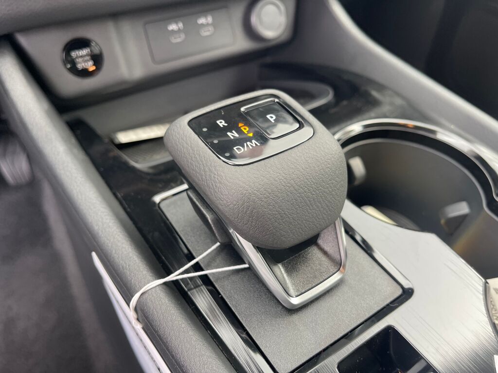 2026 Nissan Rogue SV photo 10
