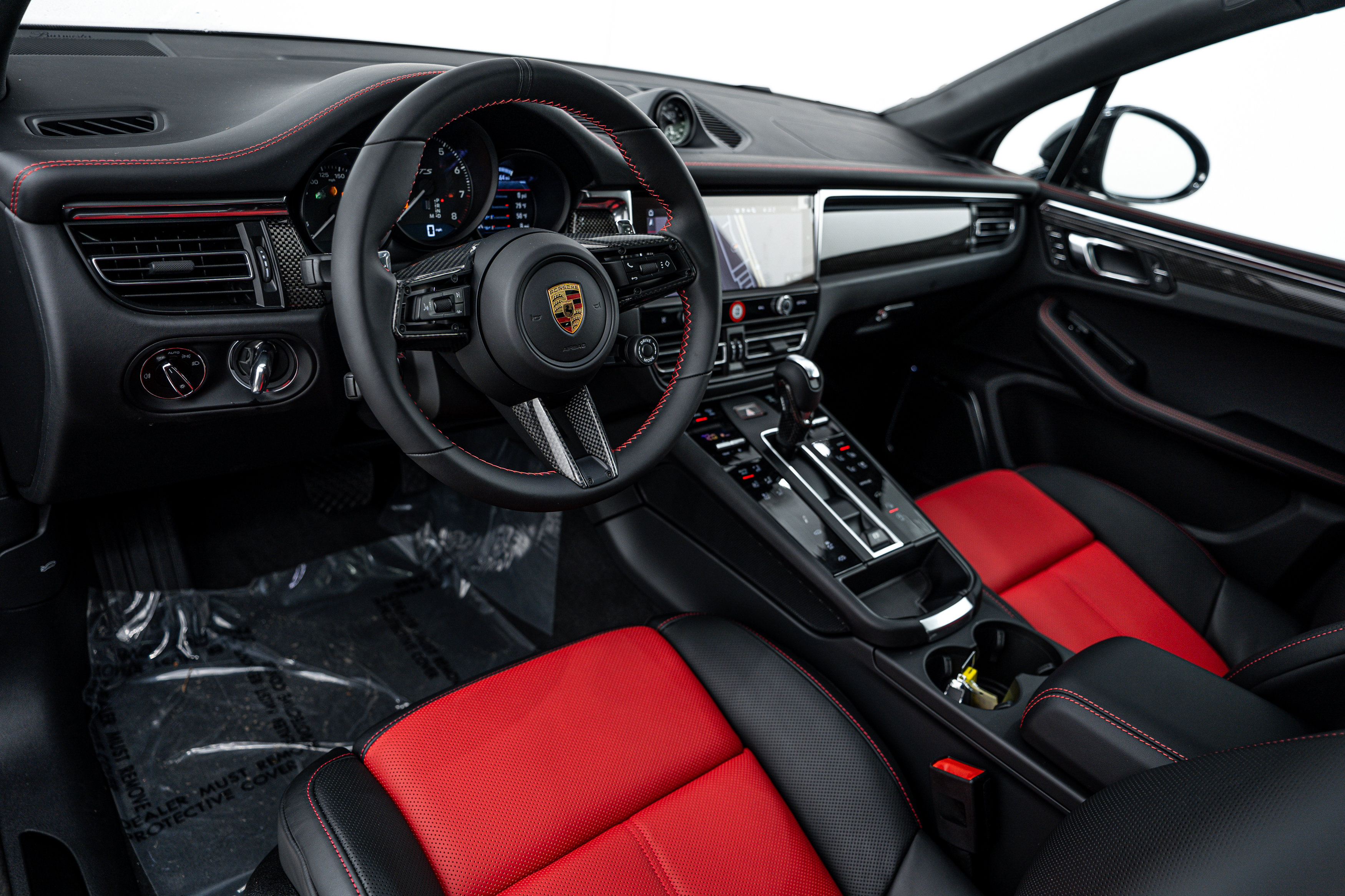 2026 Porsche Macan GTS photo 4