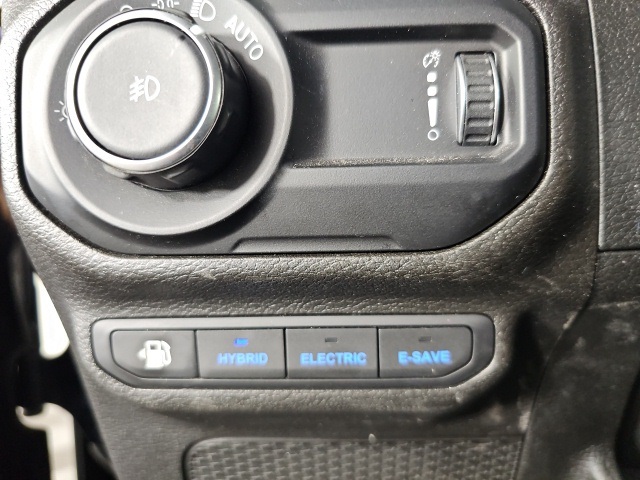 2023 Jeep Wrangler Sahara 4xe photo 17