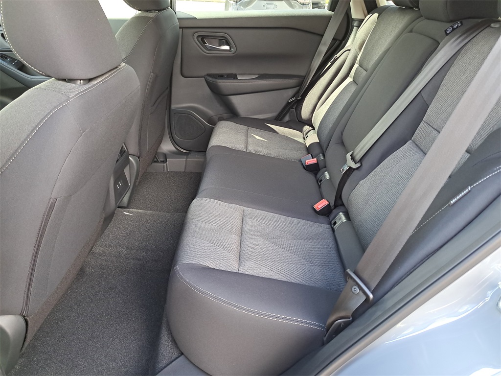 2026 Nissan Rogue SV photo 12