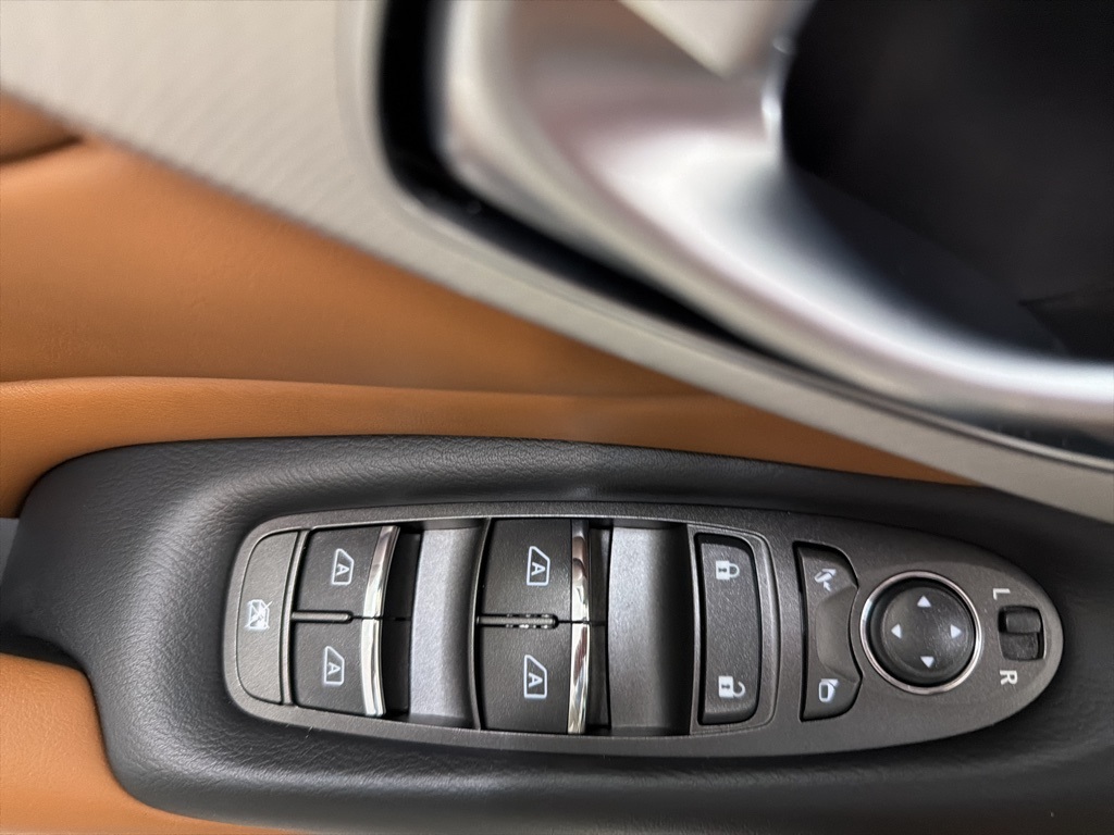 2024 Infiniti Q50 LUXE photo 6