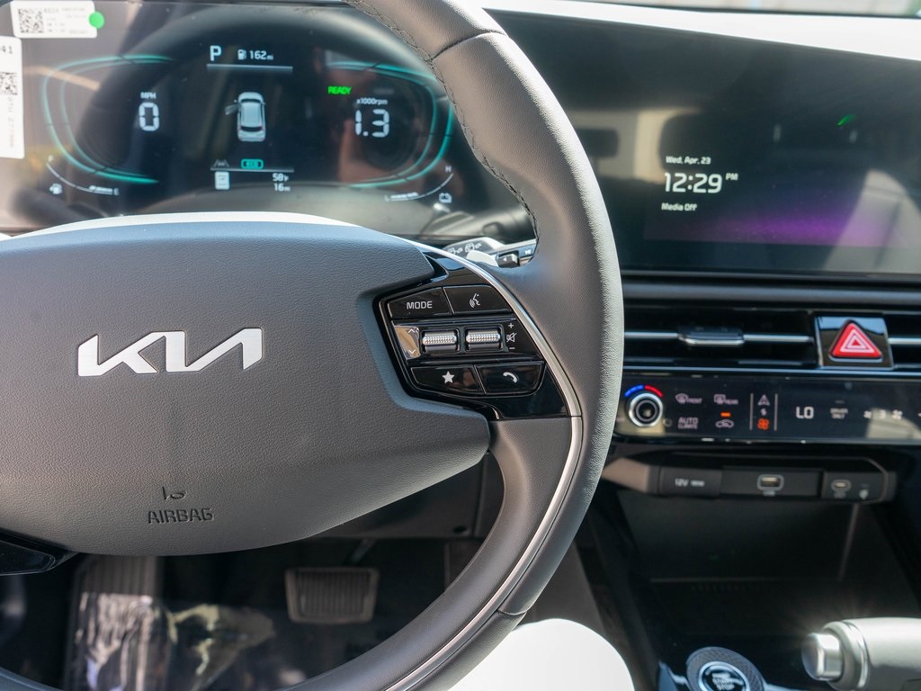 2025 Kia Niro EX photo 18