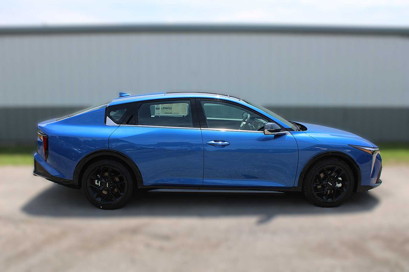 2025 Kia K4 GT-Line Turbo photo 4