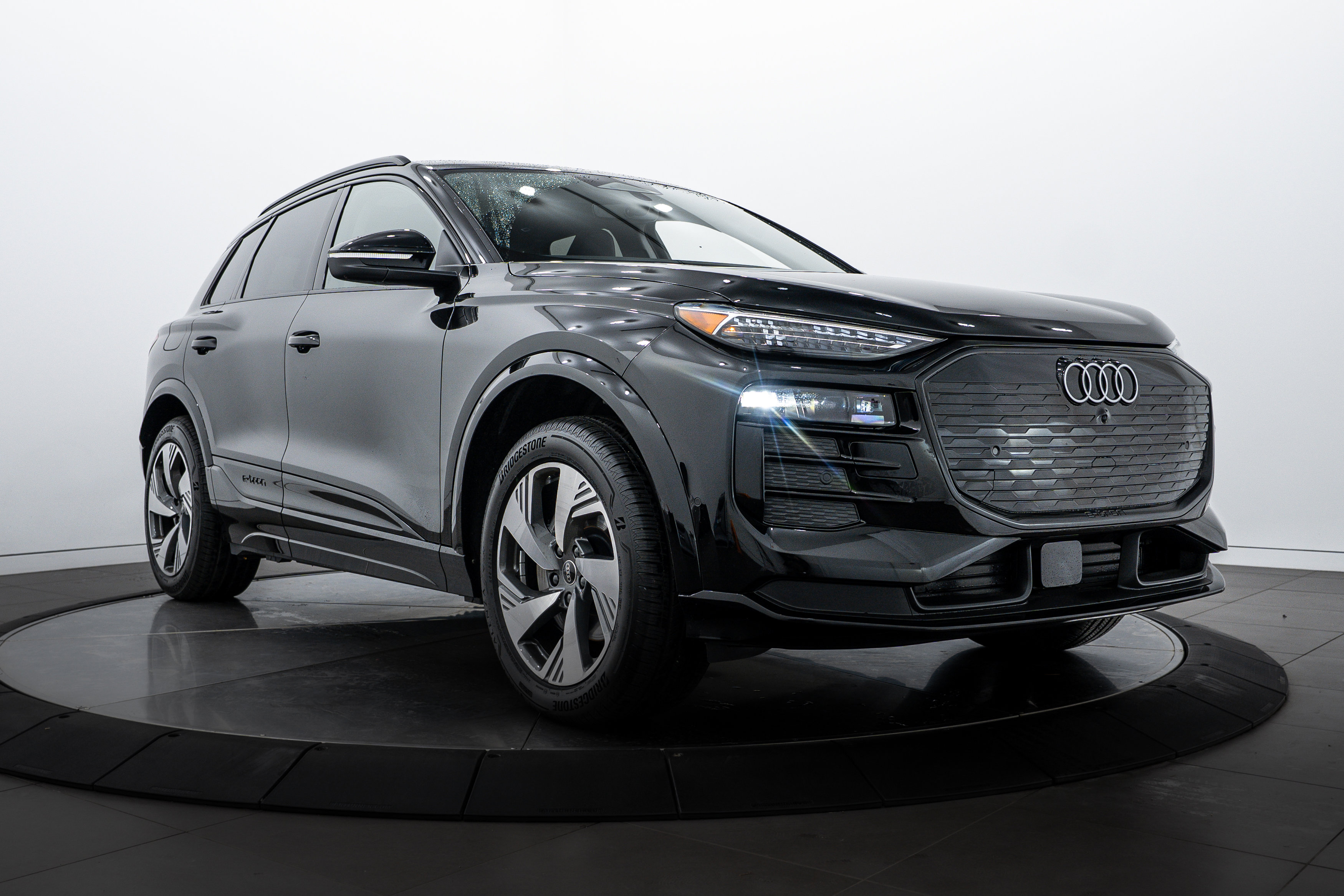 2025 Audi Q6 E-tron Premium Plus photo 2