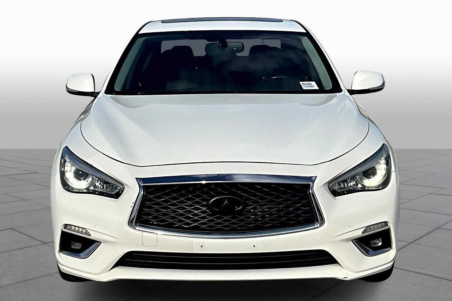 2018 Infiniti Q50 3.0t LUXE photo 3