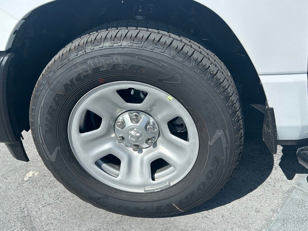 2025 Ram 1500 Tradesman photo 12