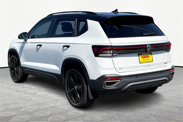 2025 Volkswagen Taos SE photo 3