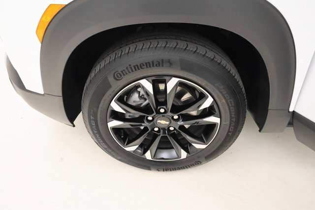2023 Chevrolet Trailblazer LT photo 3