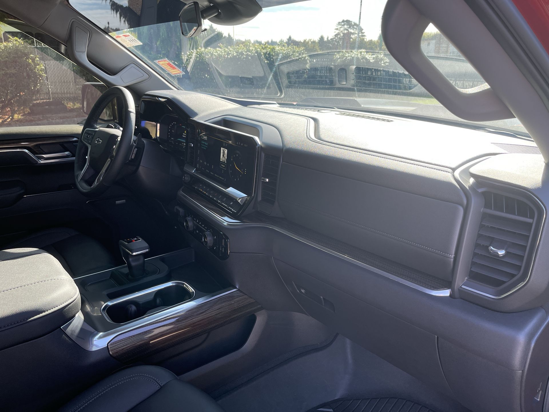 2025 Chevrolet Silverado 1500 LT Trail Boss photo 26