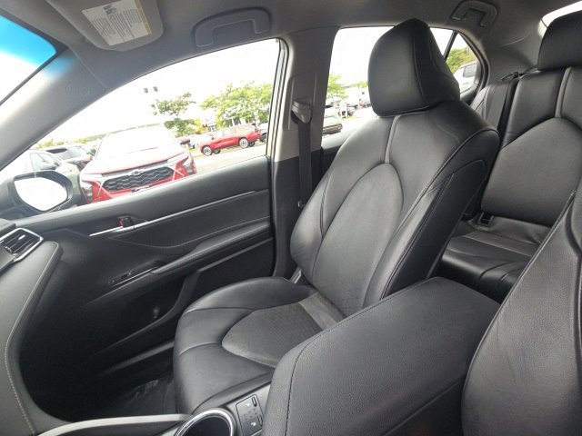 2018 Toyota Camry XSE photo 19