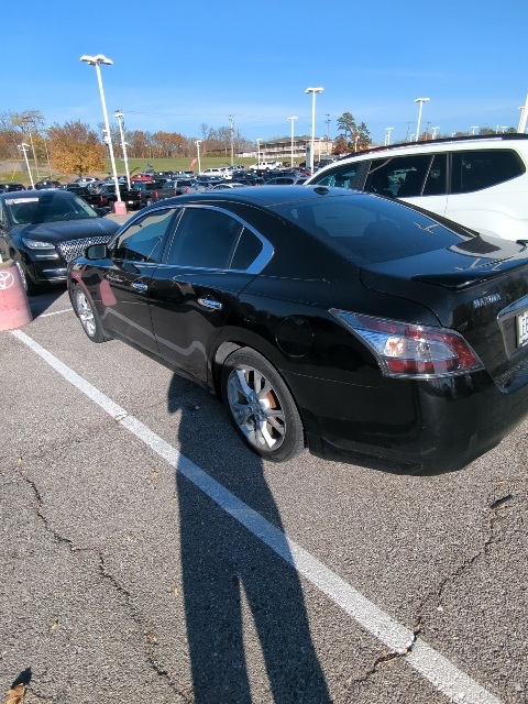 2012 Nissan Maxima SV photo 2