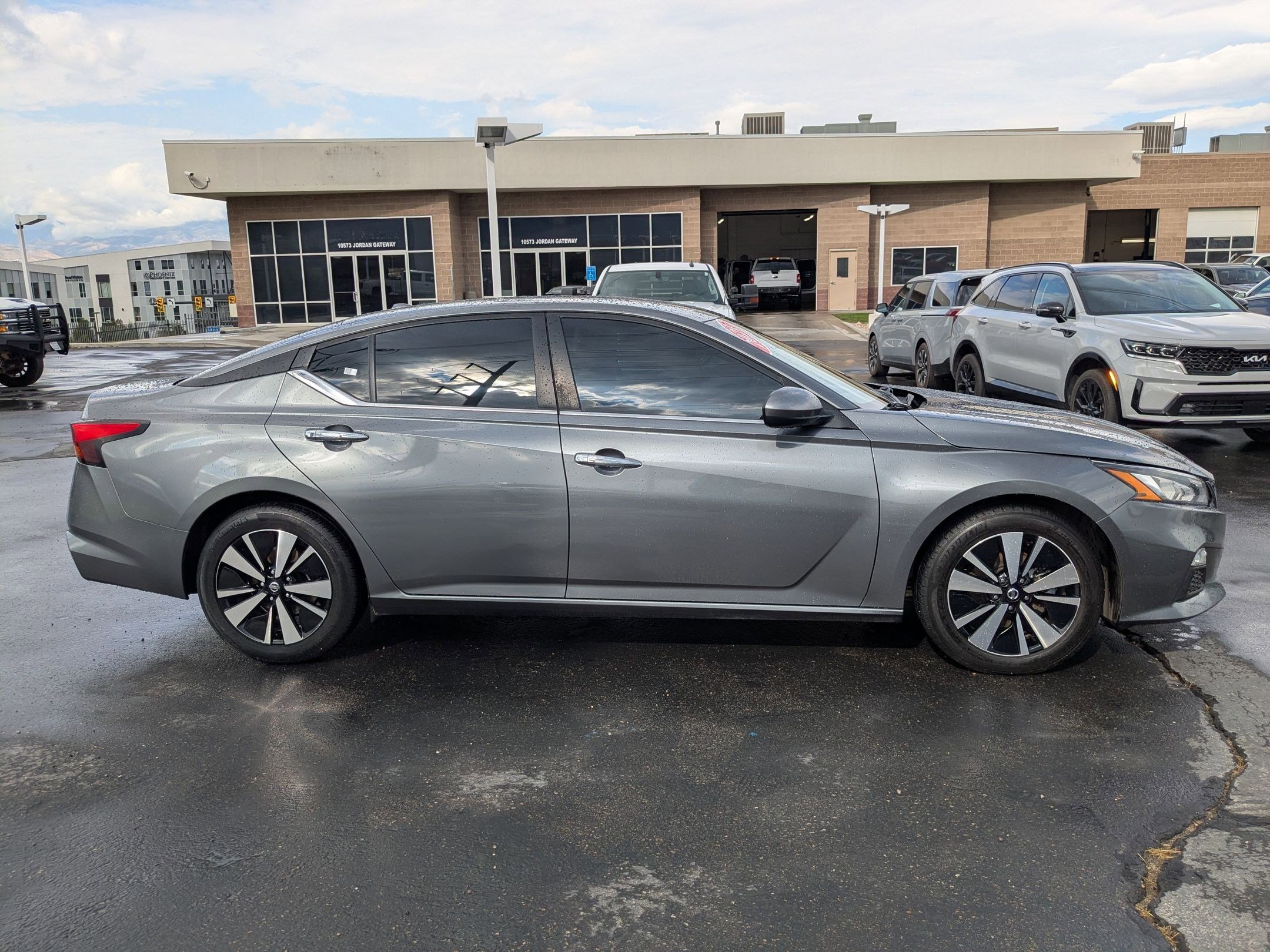 2021 Nissan Altima 2.5 SV photo 6