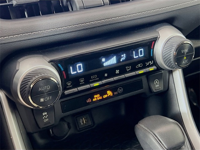 2024 Toyota RAV4 XLE photo 9