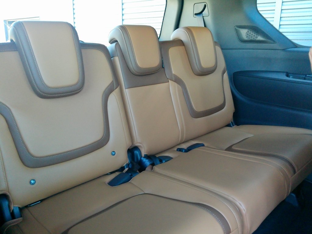 2025 Nissan Armada SL photo 18