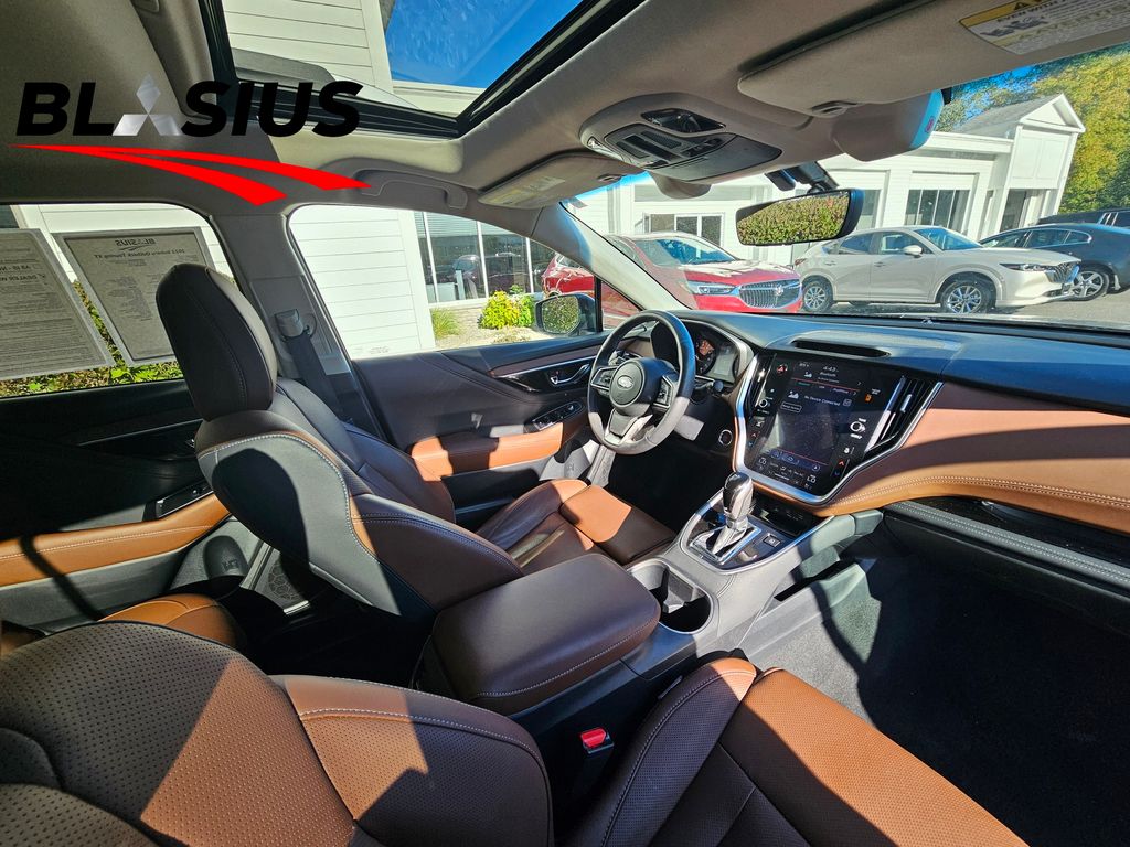 2022 Subaru Outback Touring XT photo 11