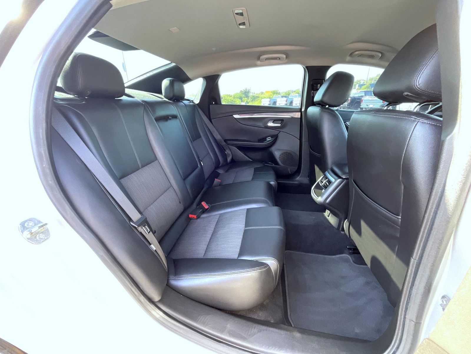 2019 Chevrolet Impala 1LT photo 18