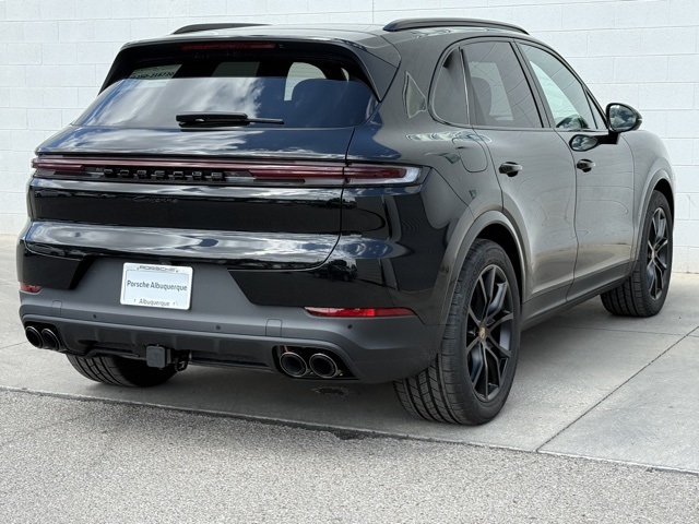 2025 Porsche Cayenne Base photo 10