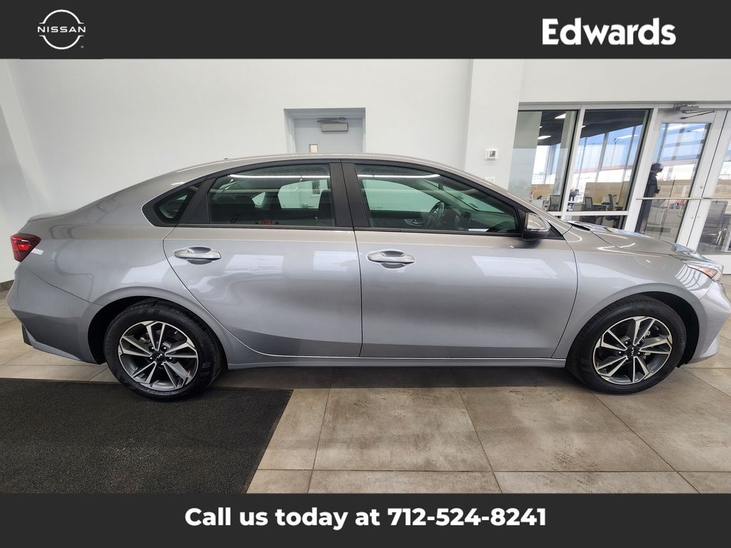 2024 Kia Forte LXS's photo