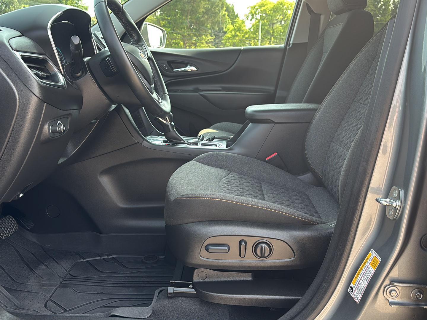 2023 Chevrolet Equinox LT photo 9