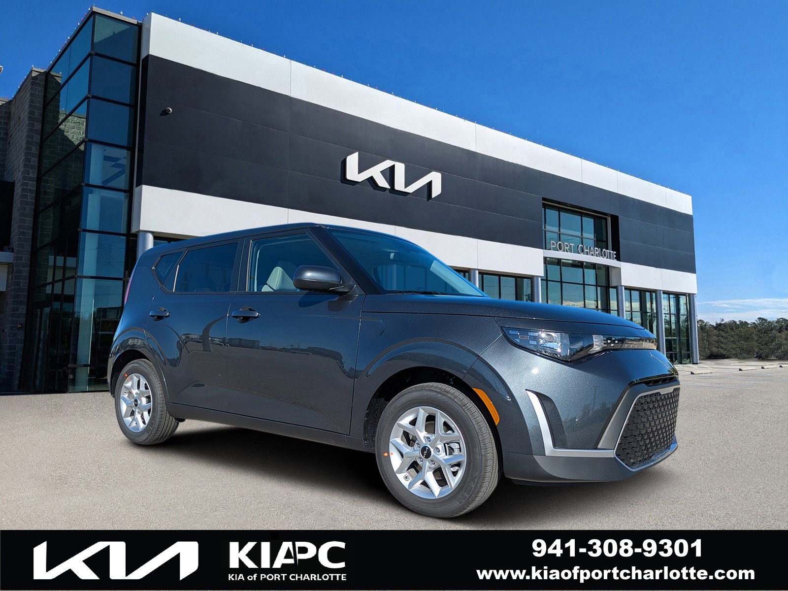 2025 Kia Soul LX's photo