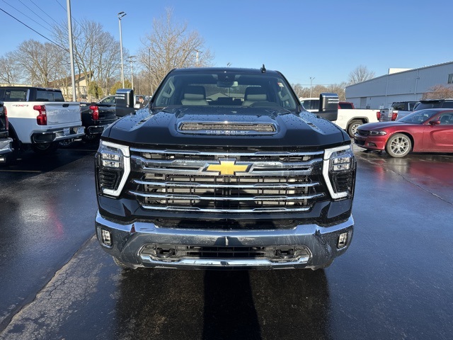 2025 Chevrolet Silverado 2500HD LTZ photo 2