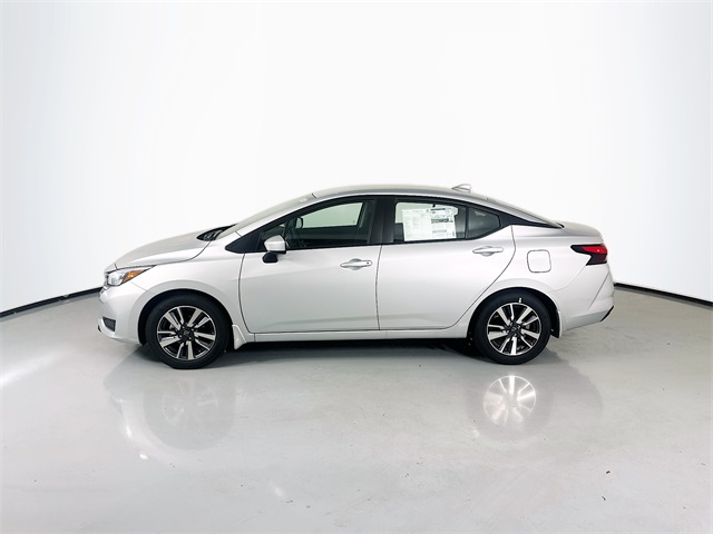 2025 Nissan Versa SV photo 4
