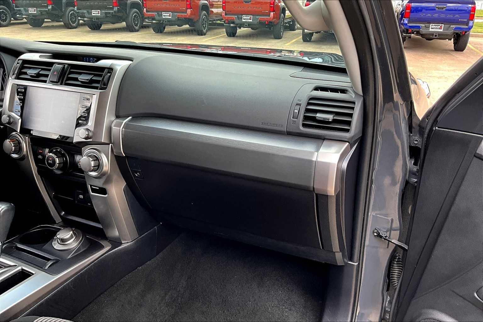 2024 Toyota 4Runner SR5 photo 18