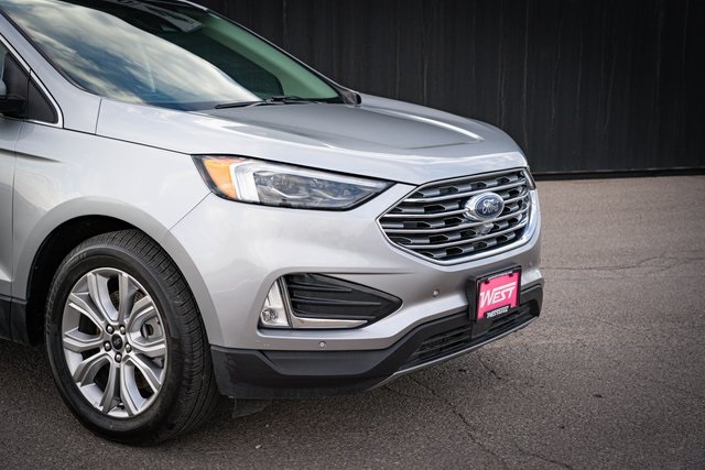 2023 Ford Edge Titanium photo 3