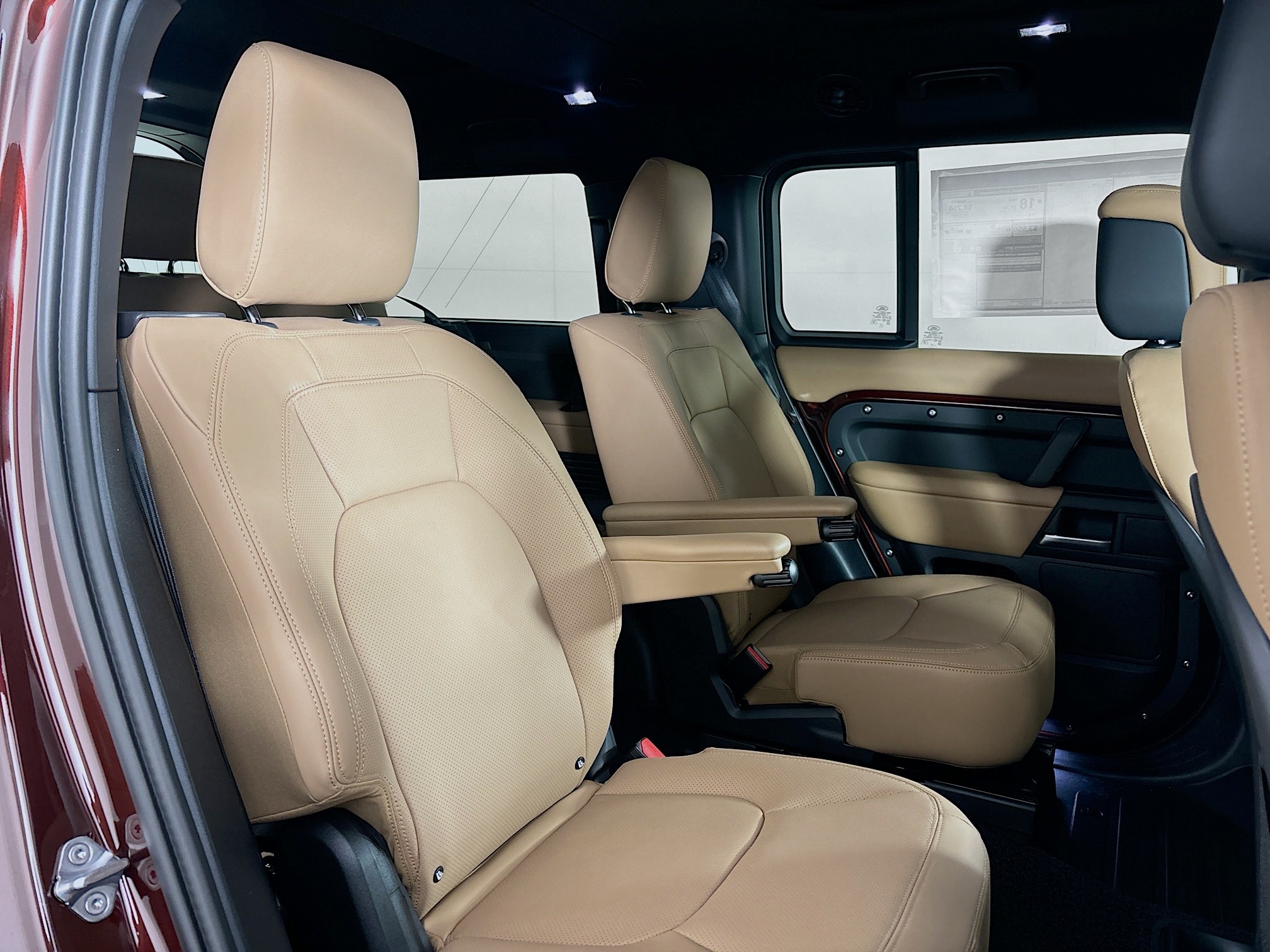 2025 Land Rover Defender 130 S photo 26