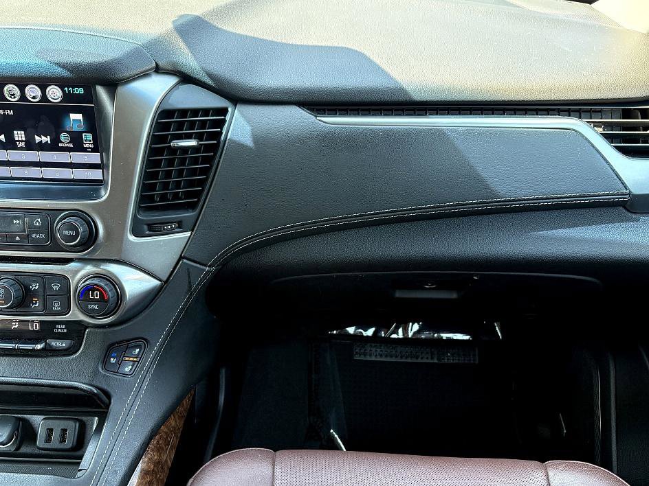 2019 Chevrolet Suburban Premier photo 13