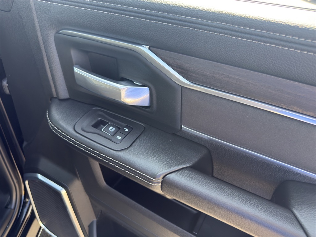 2025 Ram 2500 Laramie photo 17