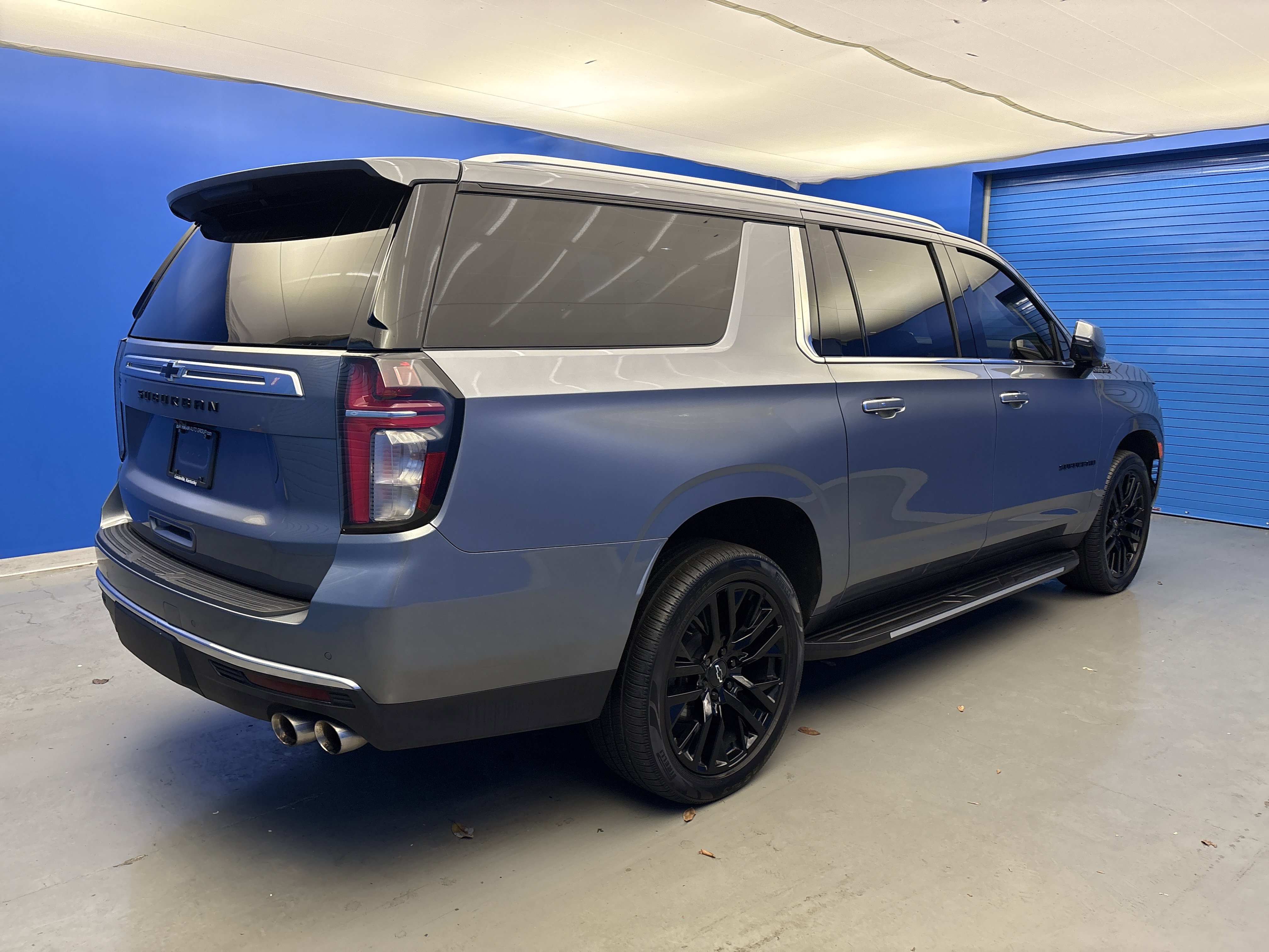 2022 Chevrolet Suburban High Country photo 4