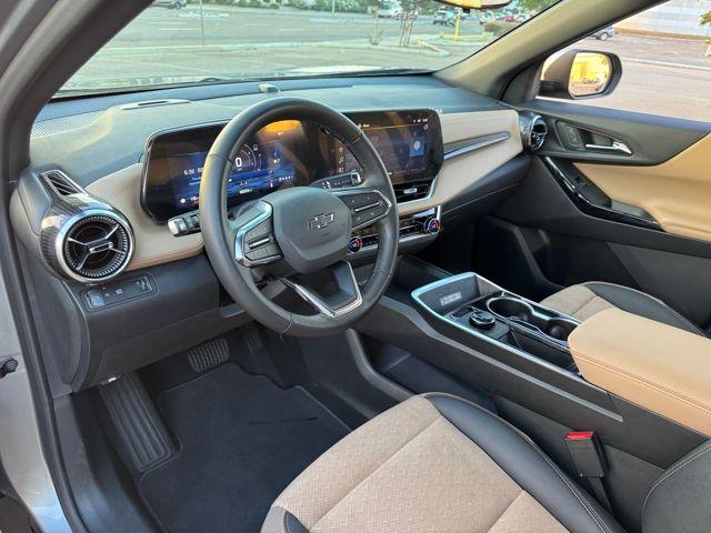 2025 Chevrolet Equinox LT photo 5