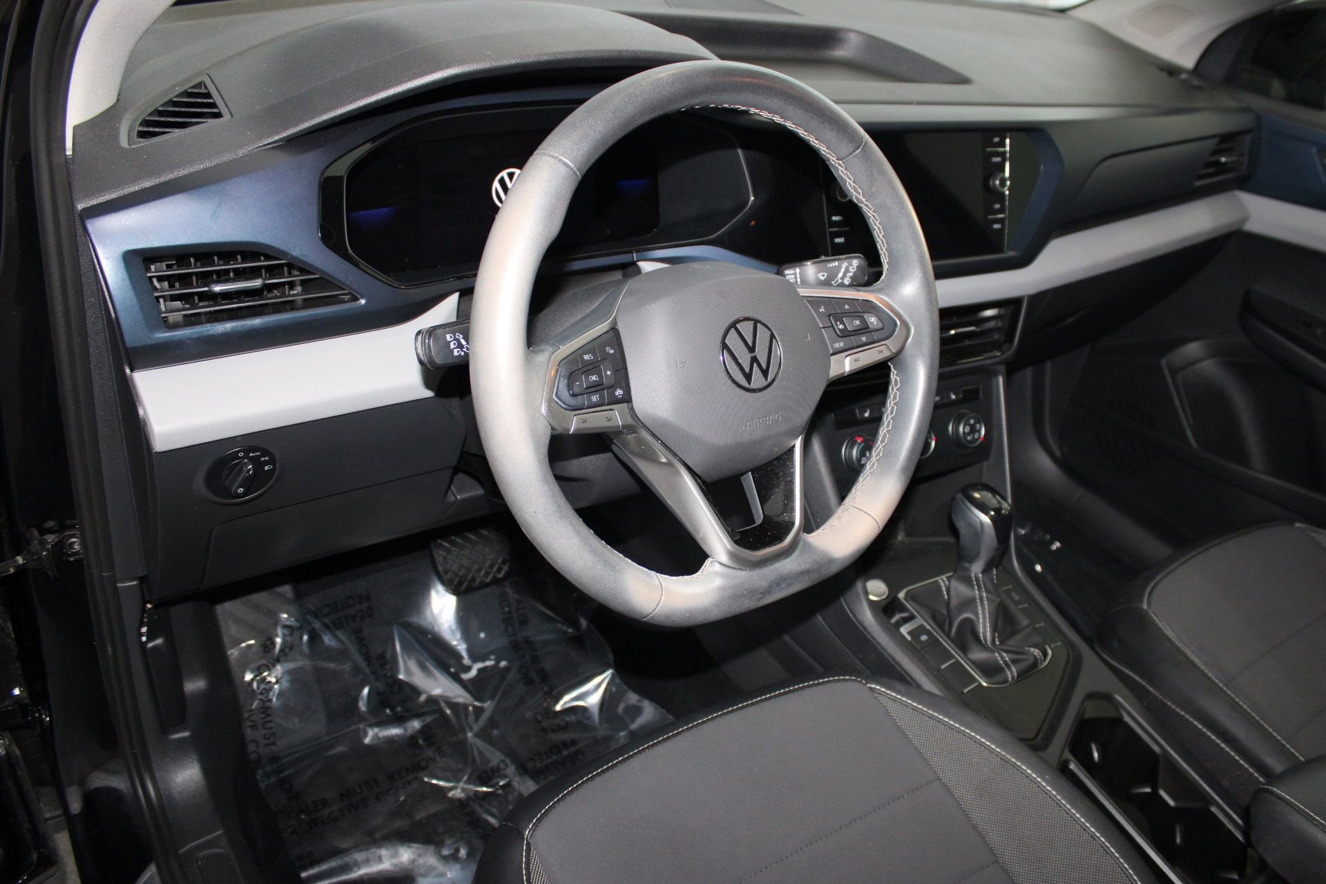 2022 Volkswagen Taos SE photo 4