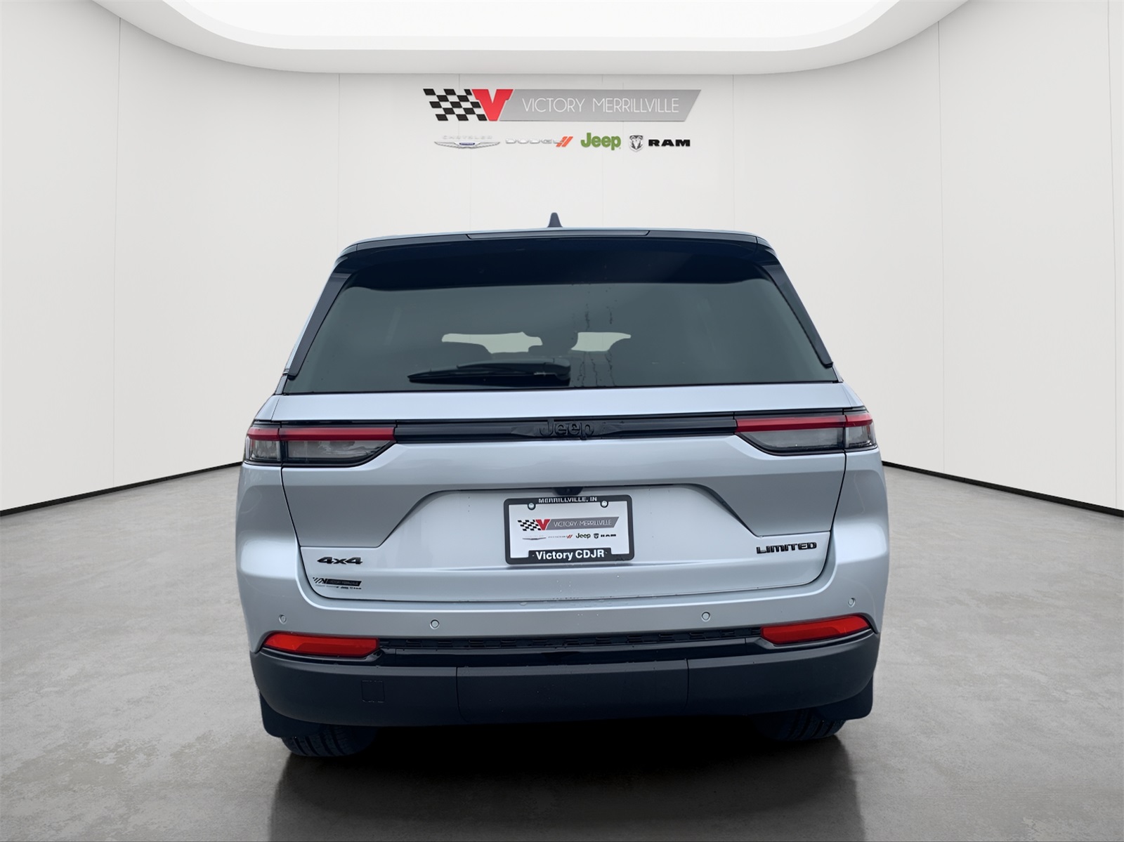 2025 Jeep Grand Cherokee Limited photo 3