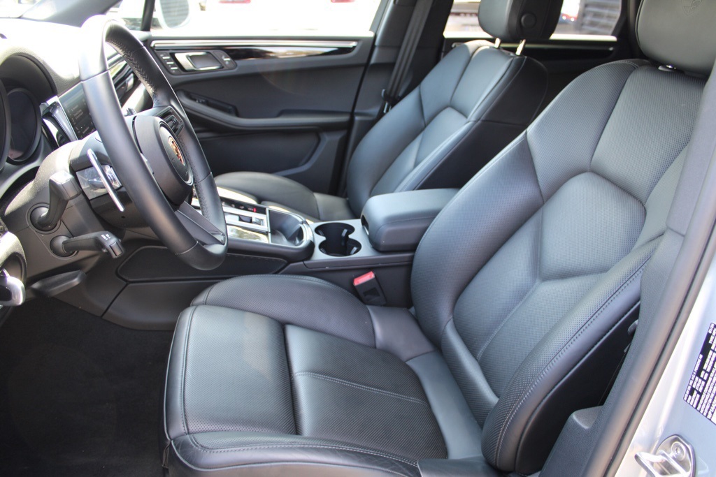 2024 Porsche Macan Base photo 5
