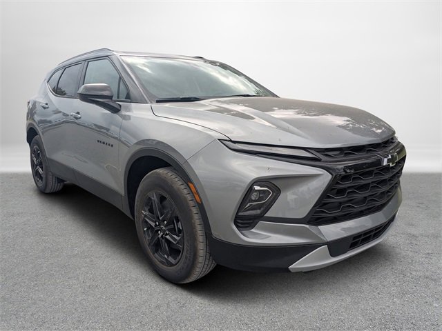 2025 Chevrolet Blazer 2LT photo 2