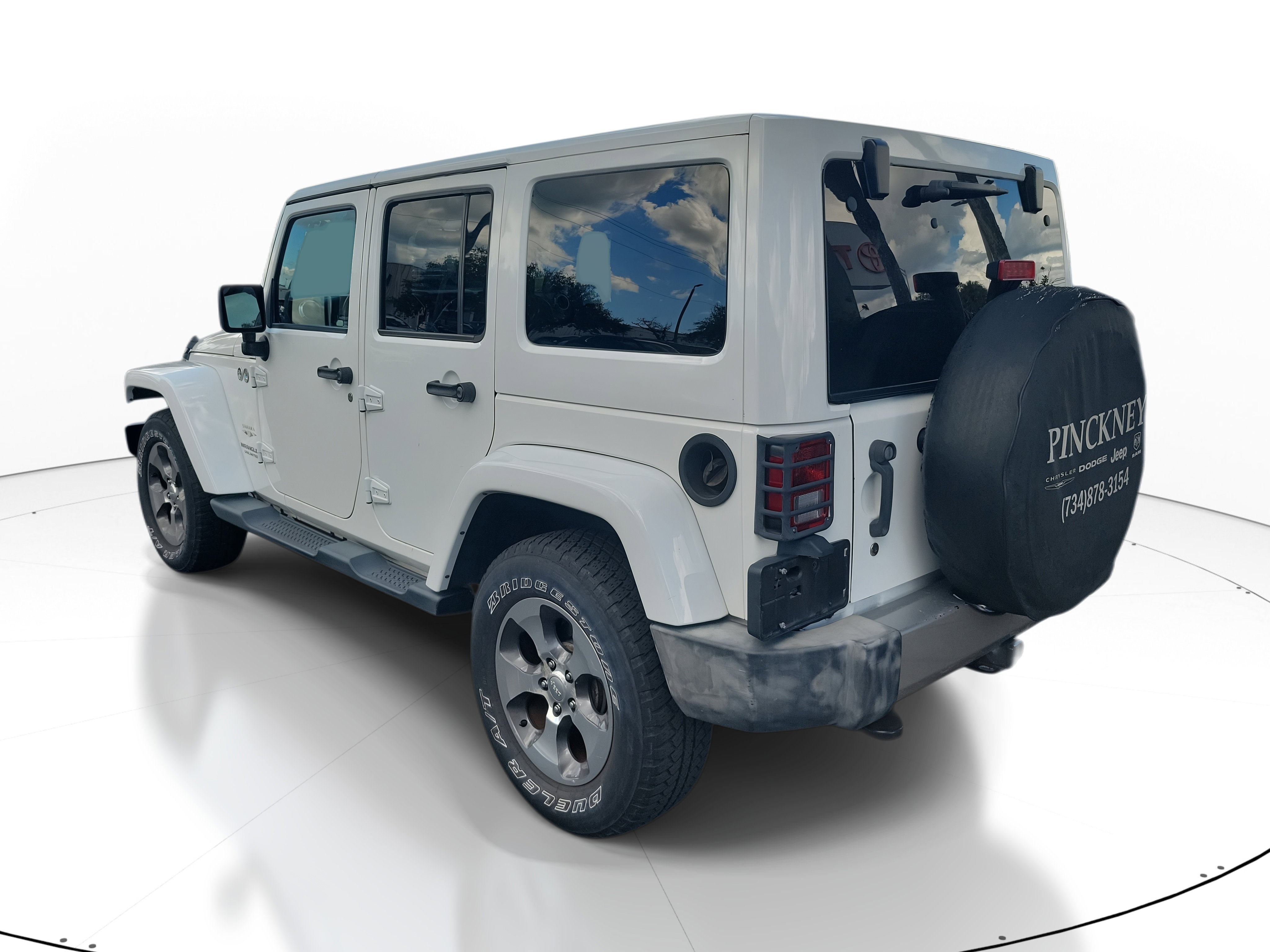 2017 Jeep Wrangler Unlimited Sahara photo 4