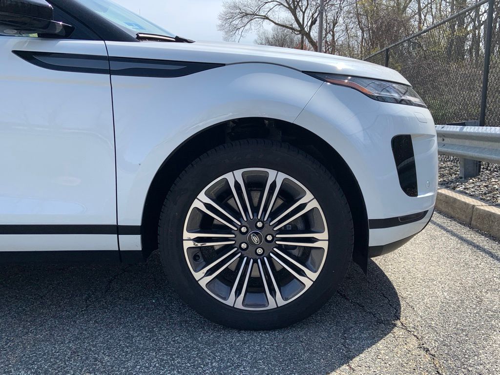 2024 Land Rover Range Rover Evoque S photo 11