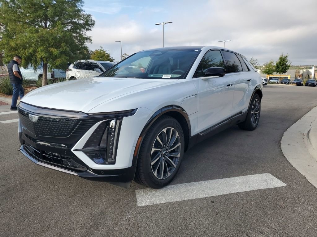 2026 Cadillac Lyriq Sport photo 3