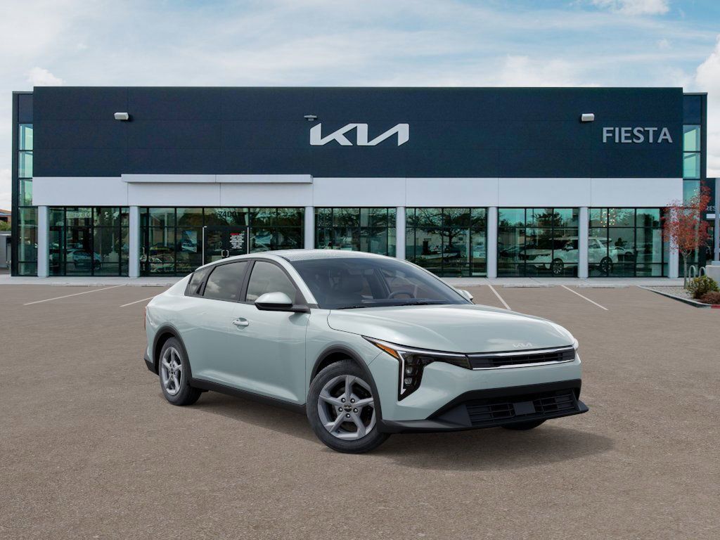 2025 Kia K4 LXS photo 8