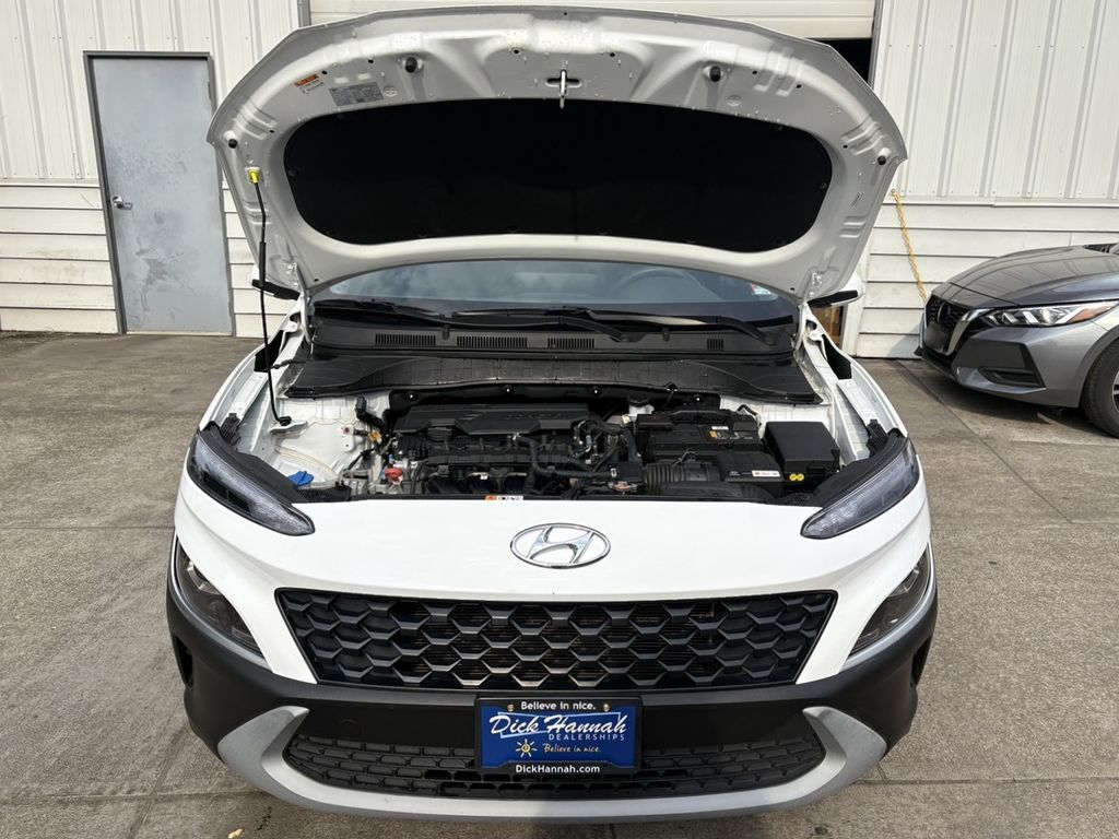 2023 Hyundai Kona SEL photo 2